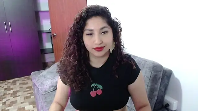 Gia Dior online show from April 5, 1:54 pm