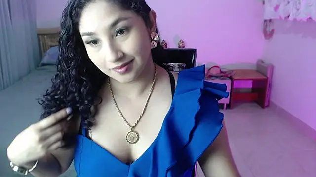 Snapshot of Gia_Dior chatting on October 2, 9:36 am Gia Dior online show from October 2, 9:36 am