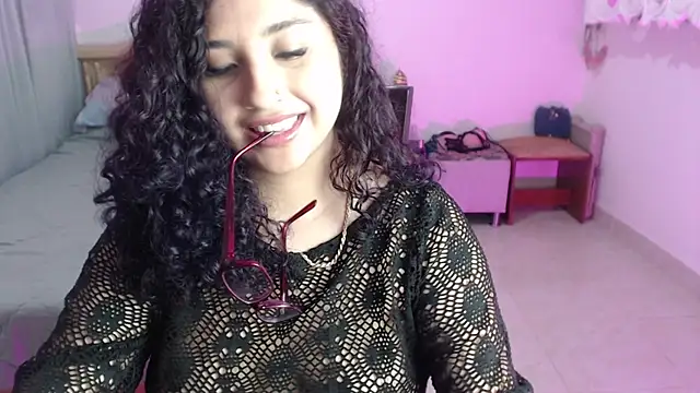 Snapshot of Gia_Dior chatting on October 1, 5:34 am Gia Dior online show from October 1, 5:34 am