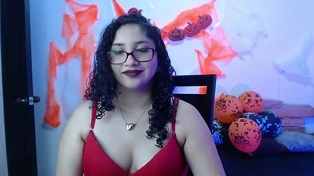 Snapshot of Gia_Dior chatting on October 17, 12:47 am Gia Dior online show from October 17, 12:47 am