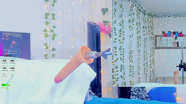 Ashley  Jones   online show from October 20, 5:38 pm