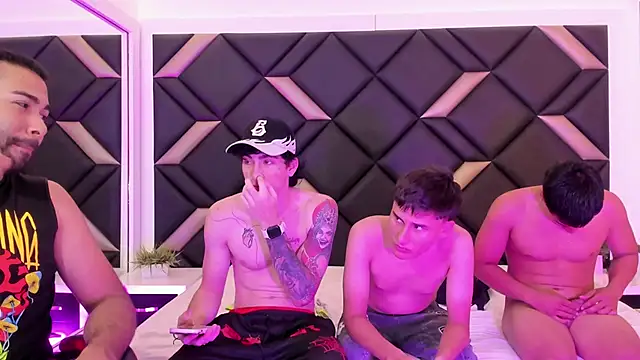 Hot Threesomee online show from October 28, 1:17 pm