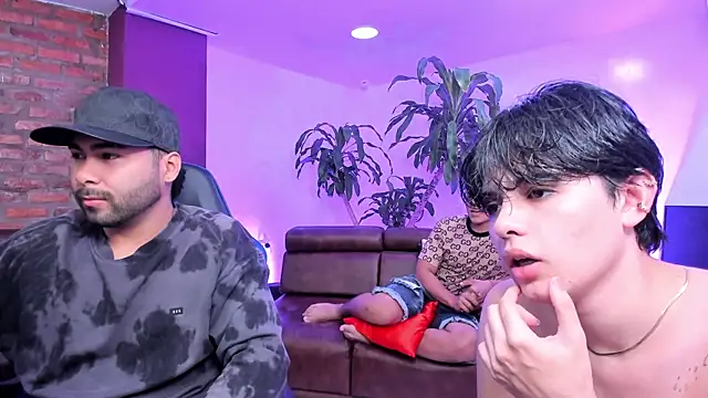 Hot Threesomee online show from October 1, 1:27 pm