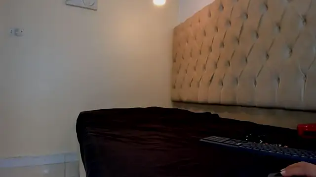 Naomis 35 online show from February 5, 7:28 pm