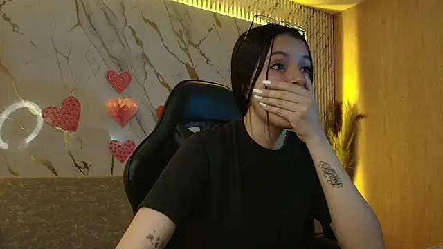 sophiadoll tf online show from February 23, 1:43 pm