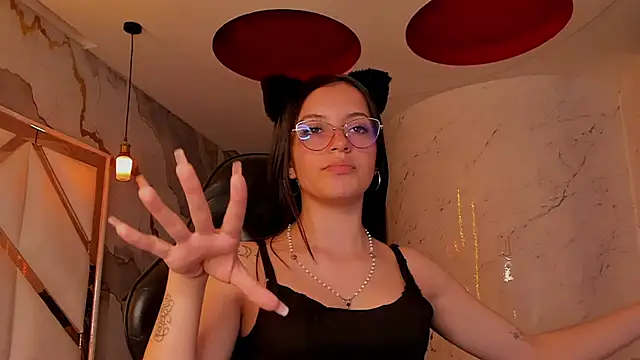 sophiadoll tf online show from February 4, 8:34 pm