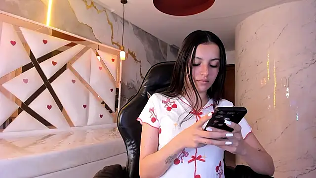 sophiadoll tf online show from February 22, 1:12 pm