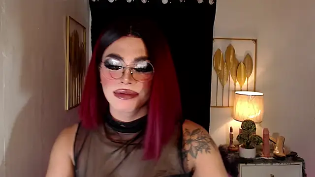 Snapshot of Tasha_Goddess chatting on October 13, 12:52 pm Tasha Goddess online show from October 13, 12:52 pm
