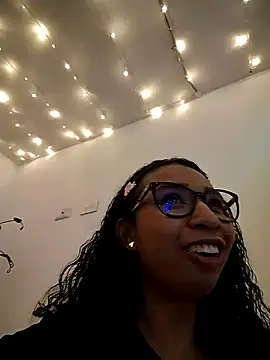 Snapshot of Suzanelee1 chatting on October 4, 11:31 pm Suzanelee1 online show from October 4, 11:31 pm