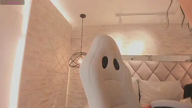 grace daviss online show from April 10, 10:54 am