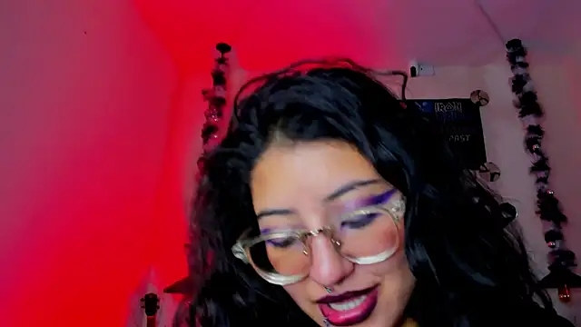 SabrinaV  online show from January 5, 5:27 pm