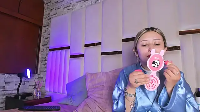 ANLLELOAndANGELA online show from July 18, 5:37 pm