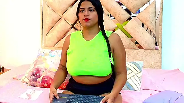 Selenegomezz online show from November 21, 7:38 pm