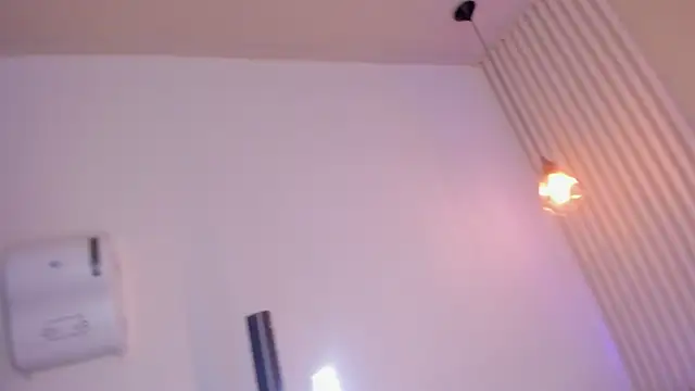 Snapshot of rossvega chatting on September 27, 7:43 pm rossvega online show from September 27, 7:43 pm