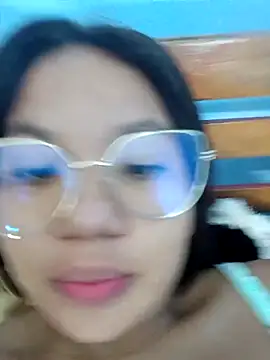 Snapshot of little_onixx chatting on October 12, 12:29 pm little onixx online show from October 12, 12:29 pm