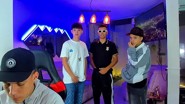 Houseofwarrios online show from April 19, 5:29 am