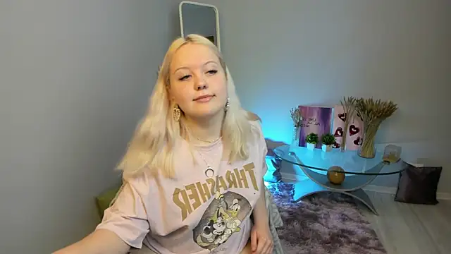 Snapshot of RoseThomas_ chatting on September 28, 5:36 am RoseThomas online show from September 28, 5:36 am