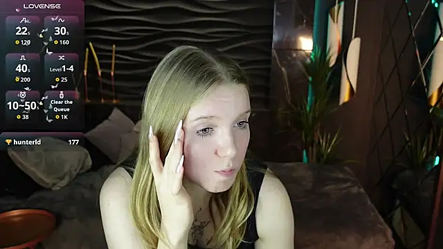 Snapshot of Layla_Glam chatting on September 19, 8:02 am Layla Glam online show from September 19, 8:02 am