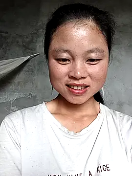 Snapshot of clara-cute chatting on October 4, 5:46 am clara-cute online show from October 4, 5:46 am