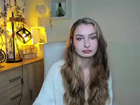 NinaBlond1 online show from November 10, 6:41 am