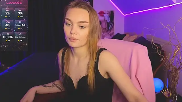Snapshot of KitsyMoore chatting on October 4, 4:55 pm KitsyMoore online show from October 4, 4:55 pm