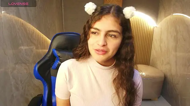 Snapshot of dany_r_ chatting on October 6, 1:17 pm dany r online show from October 6, 1:17 pm