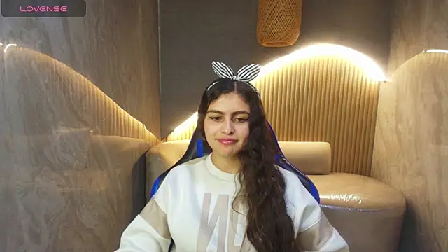 Snapshot of dany_r_ chatting on October 7, 1:26 pm dany r online show from October 7, 1:26 pm