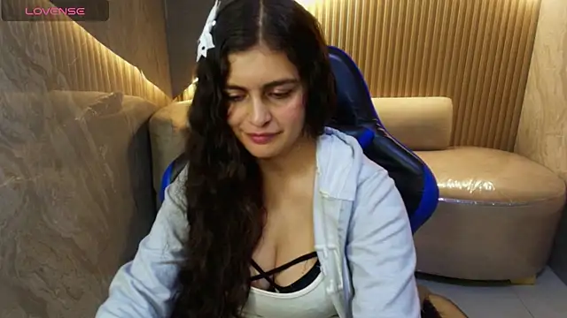 Snapshot of dany_r_ chatting on October 8, 1:26 pm dany r online show from October 8, 1:26 pm