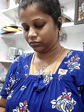 sweetqueen143 online show from March 16, 7:45 am