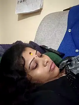 sweetqueen143 online show from October 4, 6:01 pm