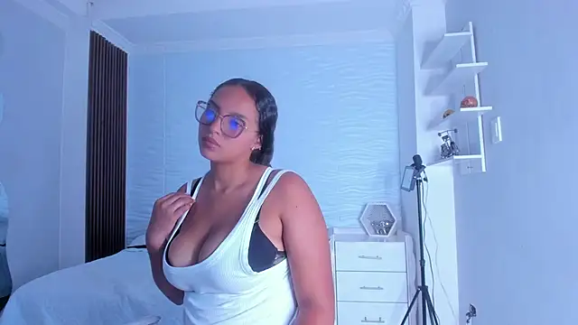 Snapshot of LissaVergara chatting on September 26, 12:58 pm LissaVergara online show from September 26, 12:58 pm