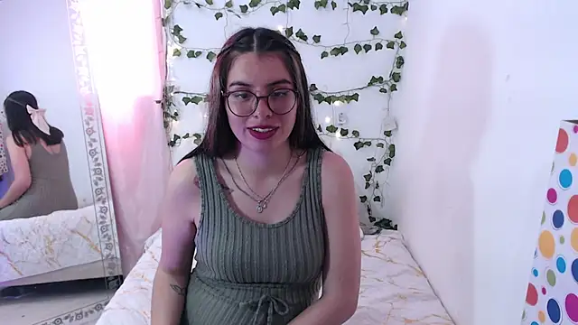 Snapshot of kamillew chatting on October 4, 7:07 pm kamillew online show from October 4, 7:07 pm