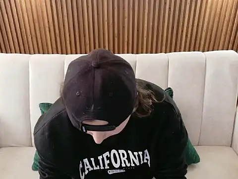 dirty feelena online show from March 3, 6:03 pm