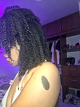 hottielatina online show from November 8, 10:48 pm