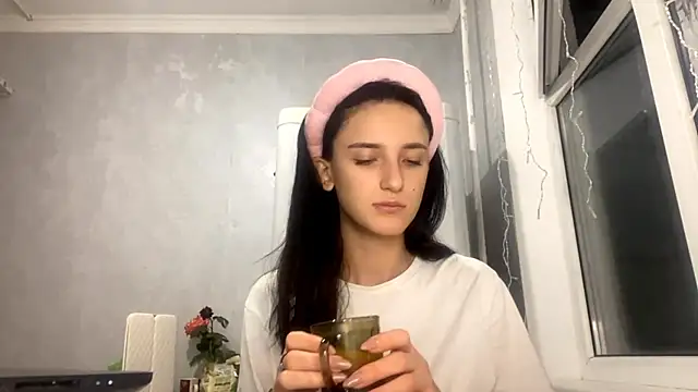 Snapshot of TifanyRawi chatting on September 25, 8:17 pm TifanyRawi online show from September 25, 8:17 pm