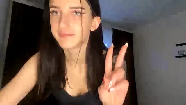 Snapshot of TifanyRawi chatting on October 9, 1:04 pm TifanyRawi online show from October 9, 1:04 pm