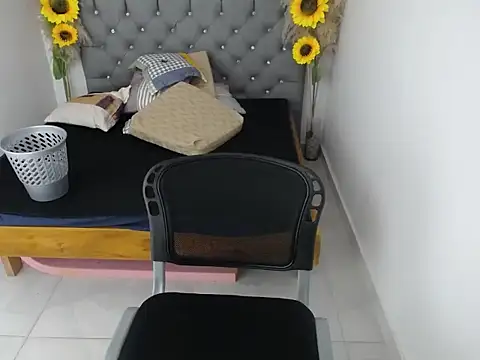 hotlesby valery online show from February 3, 11:59 am