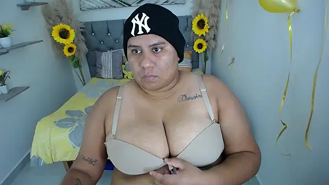 Snapshot of hotlesby_valery chatting on October 16, 7:27 pm hotlesby valery online show from October 16, 7:27 pm
