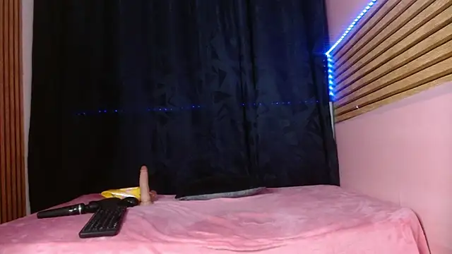 Snapshot of Melii_idalgo chatting on October 18, 4:15 am Melii idalgo online show from October 18, 4:15 am