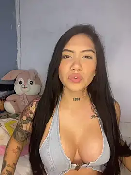 liahouses online show from November 4, 12:04 am