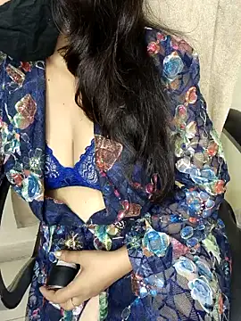 Snapshot of Hey_Jully chatting on September 30, 5:35 am Hey Jully online show from September 30, 5:35 am