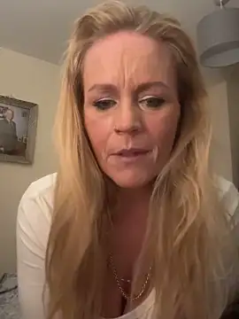 Snapshot of Carmen36XX chatting on October 16, 10:12 pm Carmen36XX online show from October 16, 10:12 pm