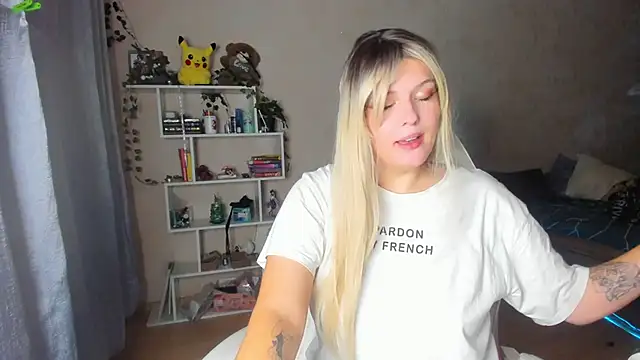 Snapshot of Alice_Casey_new chatting on October 16, 7:38 pm Alice Casey new online show from October 16, 7:38 pm
