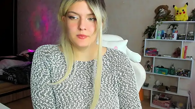 Snapshot of Alice_Casey_new chatting on October 7, 9:03 am Alice Casey new online show from October 7, 9:03 am