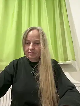 B i r d i e online show from October 3, 7:30 pm