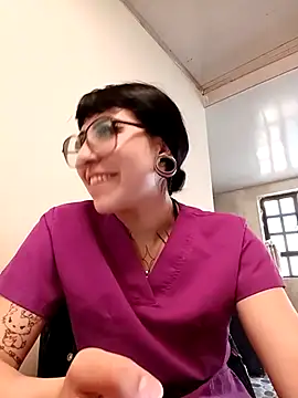 Snapshot of CAROLINA_17- chatting on October 18, 5:04 pm CAROLINA 17- online show from October 18, 5:04 pm