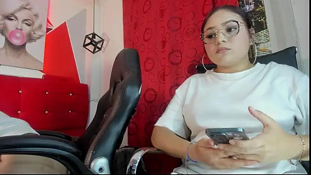 Snapshot of Rose_and_denisse chatting on October 3, 7:52 pm Rose and denisse online show from October 3, 7:52 pm