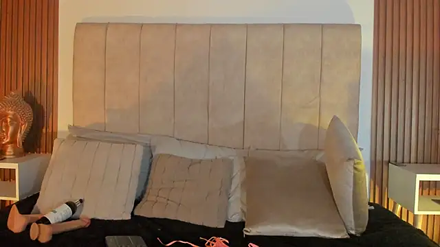 Lauraa saenz11 online show from December 5, 12:39 pm