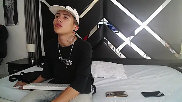 oblivionlove online show from March 4, 2:45 pm