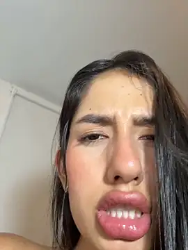 Julieta Duque online show from June 13, 3:48 am